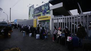 Aerolíneas coordinarán reprogramaciones para quienes perdieron sus vuelos por aglomeraciones en aeropuerto 