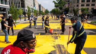 Calle frente a la Casa Blanca cambia de nombre en honor a la lucha contra el racismo