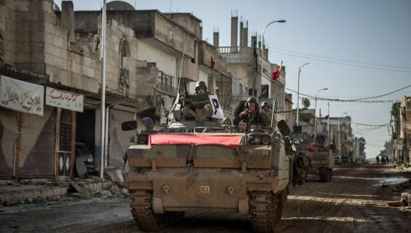 Ejército turco evacúa soldados y sarcófago histórico de Siria