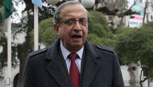 "Es absurdo no haber elegido al defensor del Pueblo", dice Mora