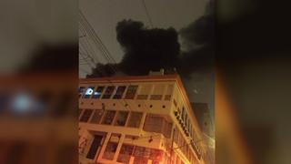 Cercado de Lima: se incendia galería de productos para fiestas infantiles