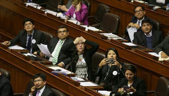Solo 39 votos en contra tuvo la nueva modificación al reglamento. Algunos congresistas, como los del bloque Nuevo Perú, alistan una acción de inconstitucionalidad. (Foto: Anthony Niño de Guzmán / El Comercio)