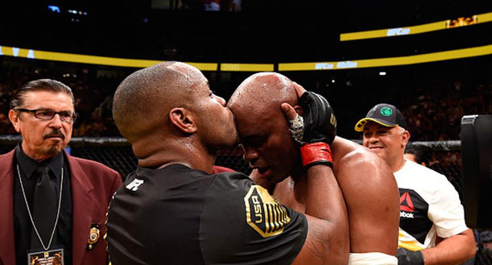 Daniel Cormier venció por decisión unánime a Anderson Silva en UFC 200 | Foto: Getty Images