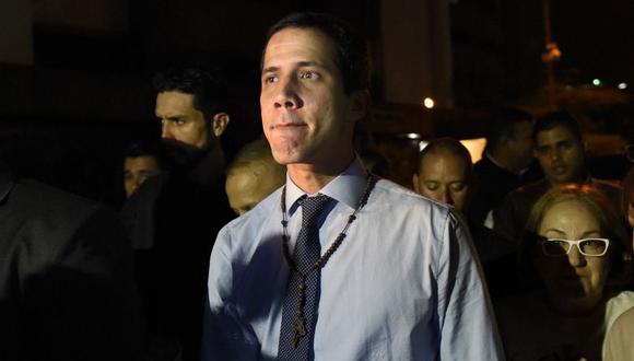 Venezuela: Juan Guaidó suspende acto en barriada de Caracas, Petare, tras el allanamiento de su inmunidad por la Asamblea Nacional Constituyente y se reúne con sectores sociales. (Bloomberg)