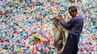 Cinco gráficos para entender el problema del plástico