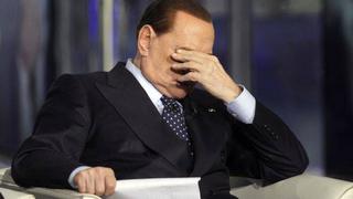 Silvio Berlusconi evade a la justicia acusando problemas oculares