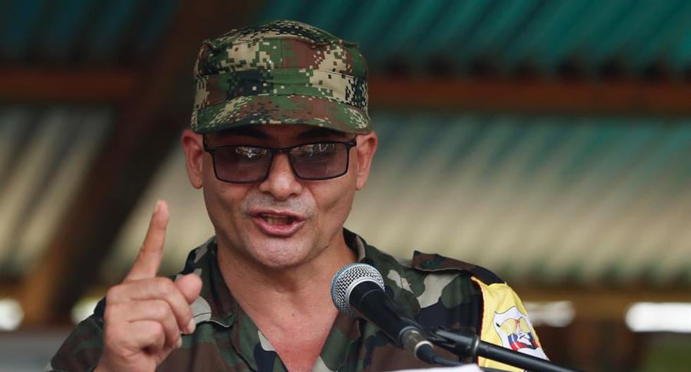 'Iván Mordisco', comandante general de la disidencia de las FARC, habla en la Casa Roja, en Caquetá, Colombia, el domingo 16 de abril del 2023. (EFE/Ernesto Guzmán).