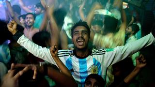 Cómo nació la pasión en Bangladesh por los equipos de fútbol de Argentina y Brasil 