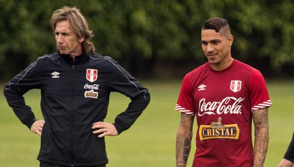Ricardo Gareca considera que Paolo Guerrero todavía puede alternar en el fútbol extranjero. (Foto: AFP)