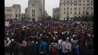 Concentración en Plaza San Martín contra régimen juvenil