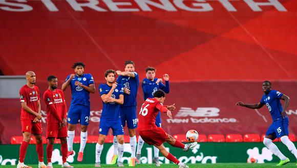 Espectacular tiro libre: Trend Alexander-Arnold y el golazo para el 2-0 en el Liverpool vs. Chelsea