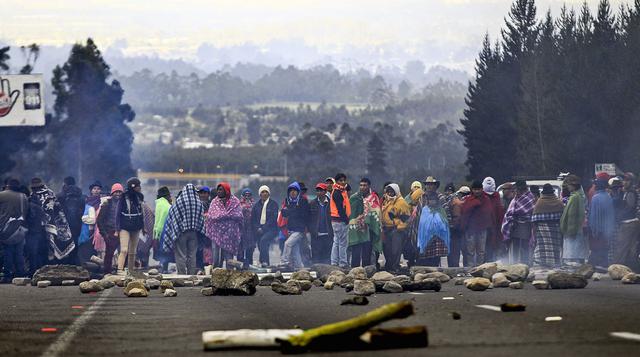 Ecuador: Opositores bloquean vías en rechazo a Correa - 10