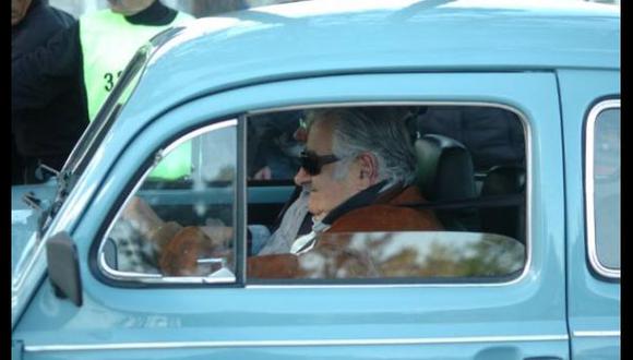 Mujica afirma que nunca vendería su viejo Volkswagen