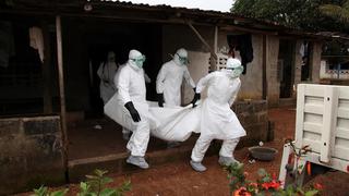 El ébola podría estar latente en curados hasta cinco años después y propiciar brotes