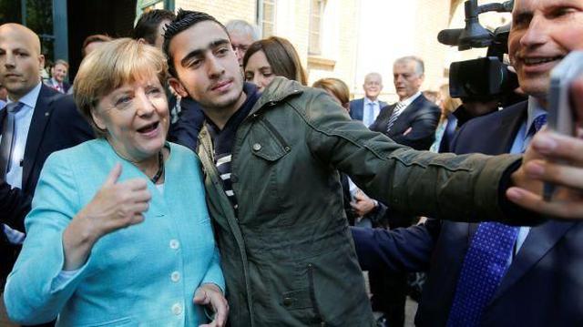 Rechazan denuncia contra Facebook por ‘selfi’ con Merkel - 1