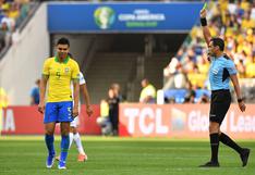 Perú vs. Brasil: Jefferson Farfán y el 'caño' contra Casemiro, quien fue amonestado por dura falta | VIDEO