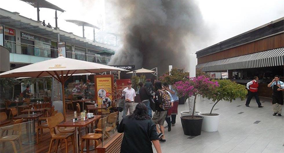 Incendio en Larcomar dejó 4 muertos y varios heridos. (Foto: César Pereyra Ravello / Facebook)