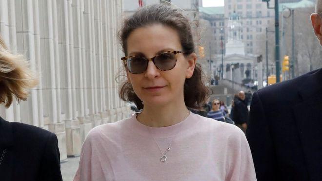 Clare Bronfman dijo que está "sinceramente arrepentida" de su participación en los delitos cometidos por la secta Nxivm.