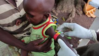 Luz verde a nueva vacuna contra la malaria [VIDEO]