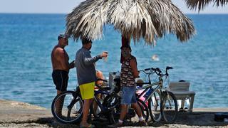 La Habana está de vuelta tras doblegar al coronavirus: todos al malecón, pero con mascarilla | FOTOS