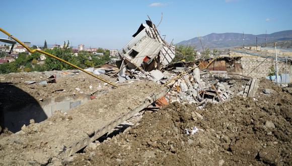 Vista de los daños causados por impacto de proyectiles en Stepanakert. (Foto: EFE/Pablo González).
