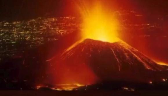 Esta imagen del video proporcionado por Raphael Kaliwavyo Raks-Brun muestra el Monte Nyiragongo en erupción en Goma, Congo. (Raphael Kaliwavyo Raks-Brun vía AP)