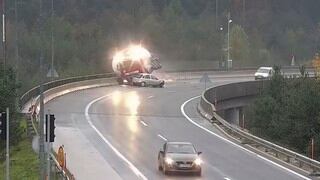 El espectacular accidente que provocó un imprudente conductor en una carretera de Eslovenia