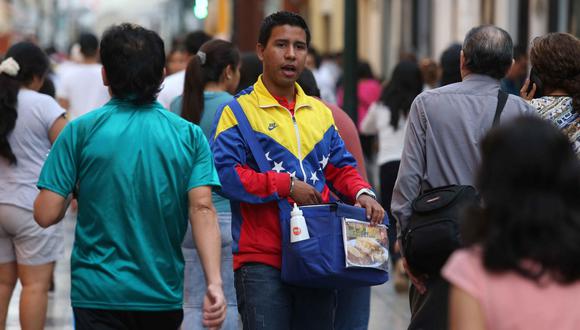 Venezolanos en el Perú, por Farid Kahhat. (efe).