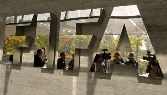 La FIFA a sus 110 años, el monstruo que hace rodar la bola