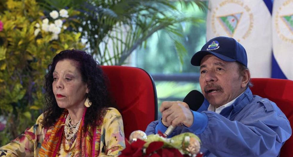 Imagen referencial. La vicepresidenta, Rosario Murillo. La acompaña el presidente de Nicaragua, Daniel Ortega. AFP