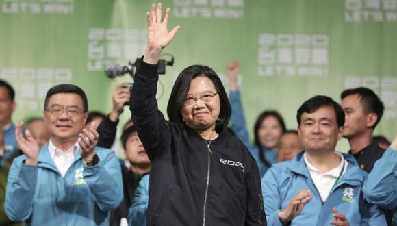 Candidata a las elecciones presidenciales del 2020 en Taiwán, el presidente taiwanés Tsai Ing-wen celebra su victoria con simpatizantes en Taipei, Taiwán. (Foto: AP).