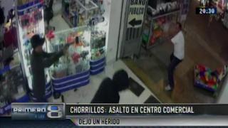 Chorrillos: cámaras captan asalto a balazos en centro comercial