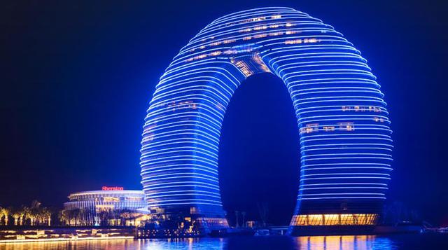Este curioso hotel en China tiene forma de dona - 1