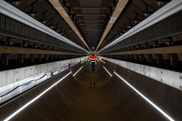 El túnel más largo de Europa para probar la tecnología Hyperloop se inauguró el 26 de marzo de 2024. (Foto: AFP)