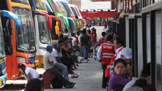 Pasajeros de aviones y buses interprovinciales no cumplirán cuarentena al trasladarse por el país