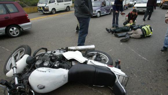 Suboficial PNP fue atropellada por motociclista en Los Olivos