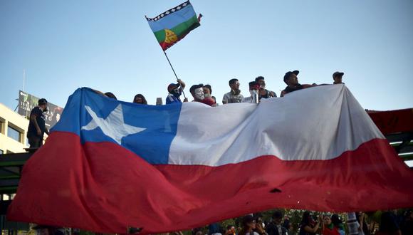 El precio del dólar en Chile registró una baja al comienzo de las operaciones el viernes 27. (Foto: AFP)