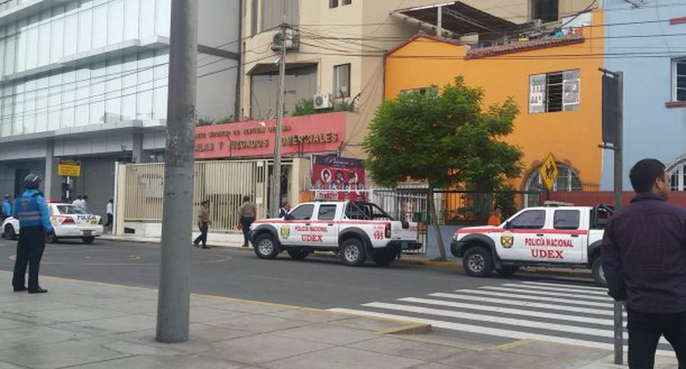 Amenaza de bomba fue reportada en el distrito de Miraflores. (Foto: @lugp09)