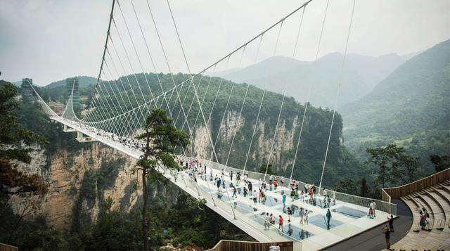 El gran puente de cristal de China vuelve a abrir sus puertas - 1