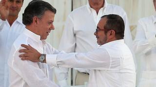 Las FARC felicitan a Santos por el premio de Nobel de la Paz