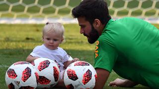 Alisson y el amor que lo hace olvidar la portería de Brasil