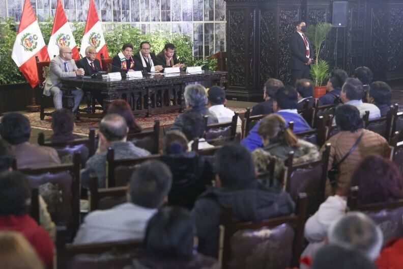Pedro Castillo y los ministros durante la reunión de la noche del miércoles en Palacio de Gobierno.