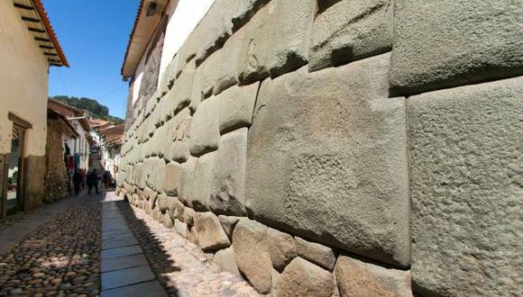 TikTok viral: así reaccionaron un grupo de coreanos tras visitar la piedra de los 12 ángulos en Cusco. (Foto: iStock)
