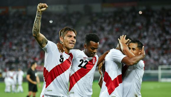 Perú va quedando listo para el debut en la Copa del Mundo 2018. A pocos días del inicio, goleó 3-0 a una desafiante Arabia Saudita. La figura del encuentro fue Paolo Guerrero, quien firmó dos goles. (Foto: EFE)