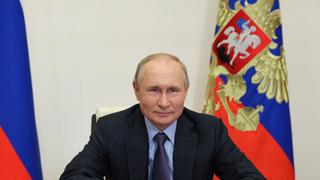 Putin considera “ridículo” decir que Rusia libra una guerra informática contra Estados Unidos