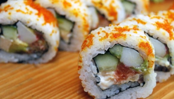 El sushi es una delicia japonesa que debe contar con un correcto arroz para que salga perfecta. (Foto: Pixabay)