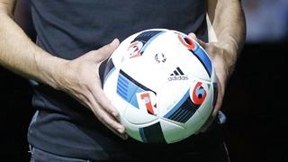 Zinedine Zidane presentó balón de la Eurocopa 2016: Beau Jeu