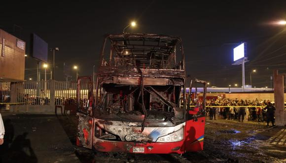 El MTC aseguró que se sancionará de manera ejemplar a quienes resulten responsables del incendio del&nbsp;bus interprovincial que cobró la vida de 17 personas.&nbsp;(Foto: Renzo Salazar)