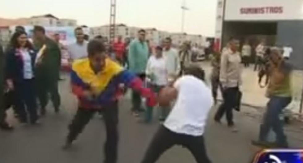 Nicolás Maduro boxeó en la vía pública. (Foto: Captura)