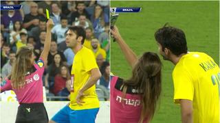 Kaká se tomó un selfie con la árbitro que lo acababa de amonestar